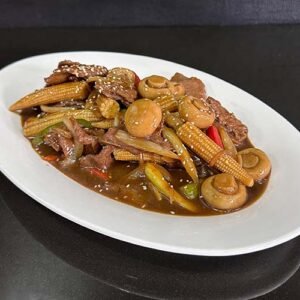 Carne con jojoticos y champiñones - Image 1