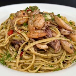 Tallarines al oleo con mariscos - Image 1